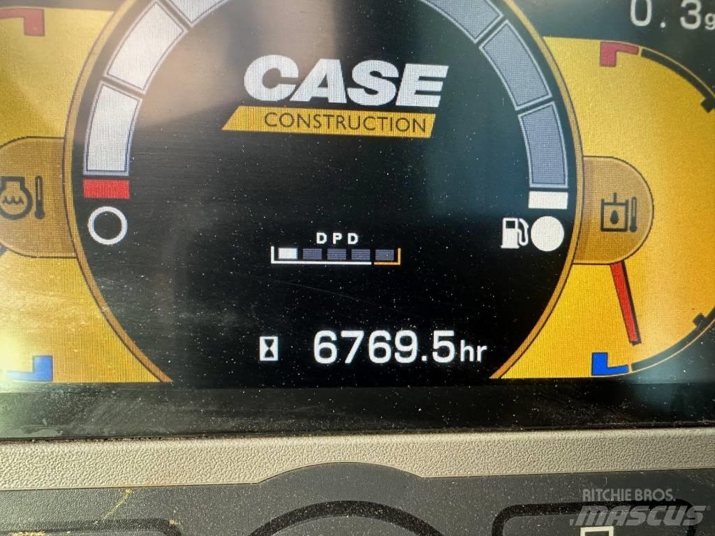CASE CX 145 C SR حفارات زحافة
