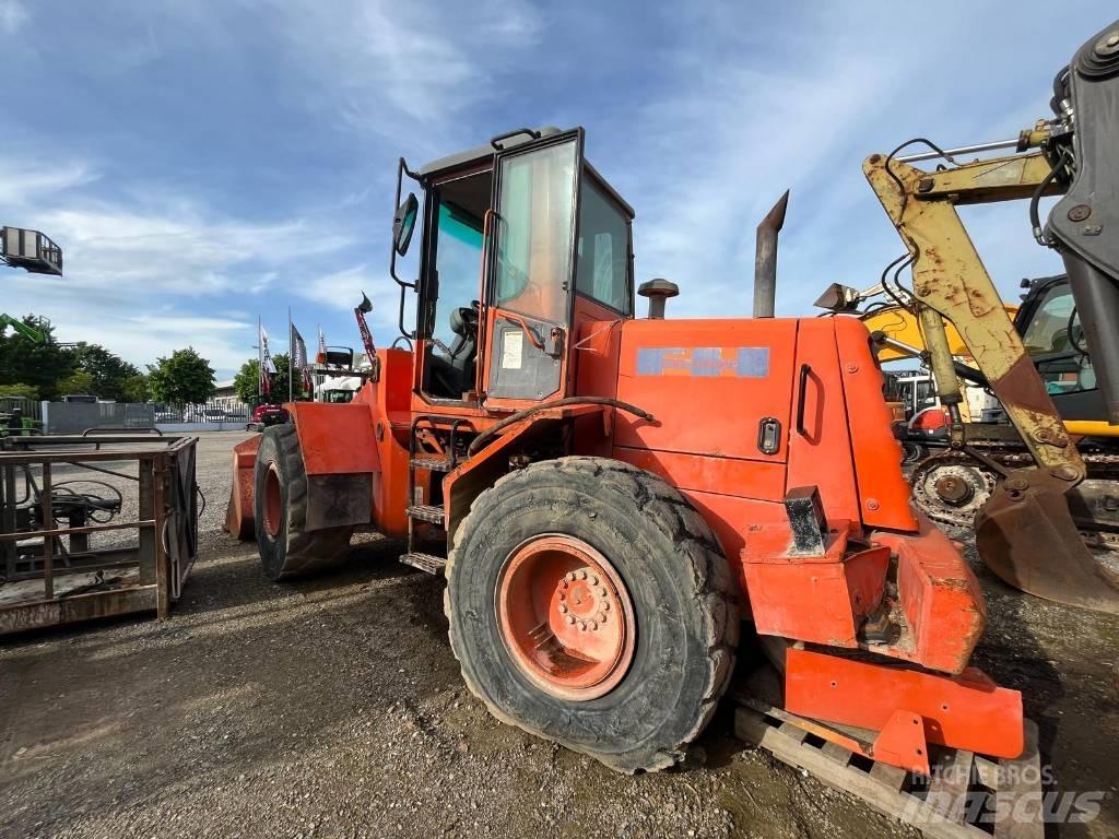 Fiat-Hitachi W 130 لوادر بعجل