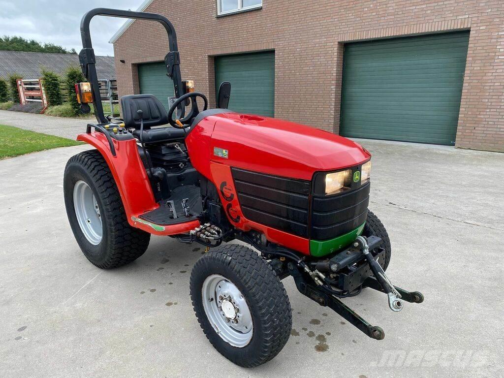 John Deere 4410 الجرارات