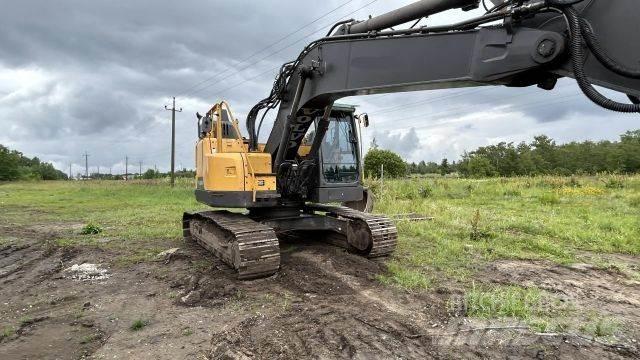 Volvo ECR 235EL حفارات زحافة