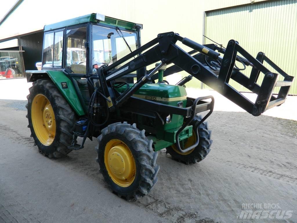 John Deere 2130 الجرارات