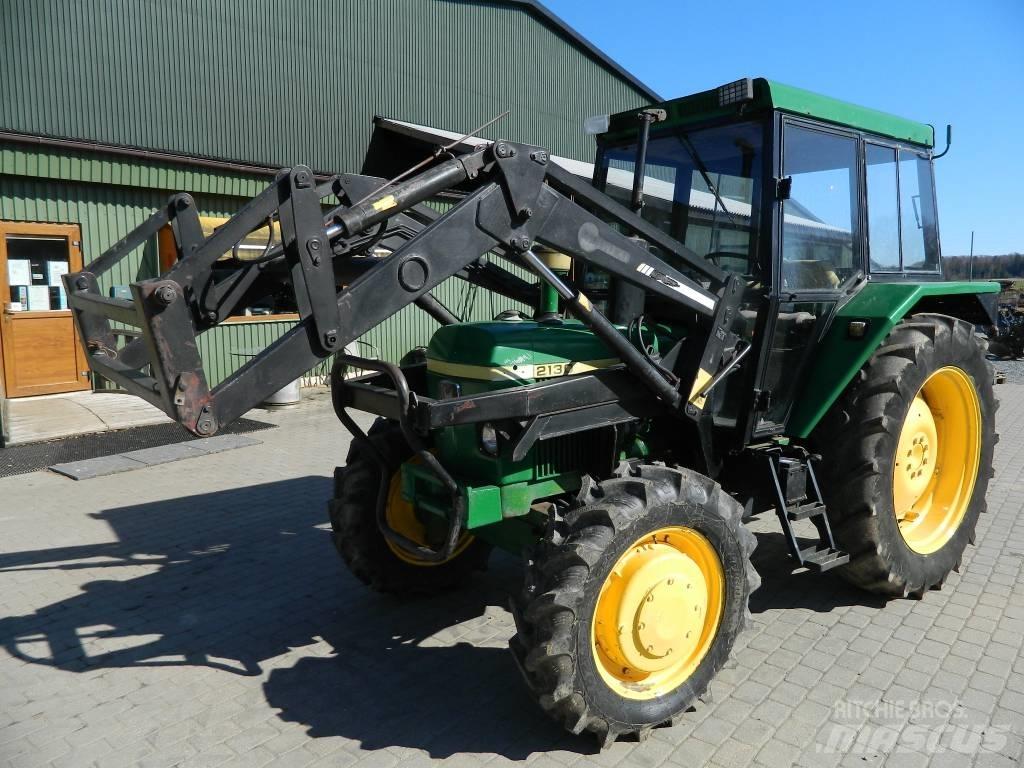 John Deere 2130 الجرارات