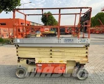 JLG 3246 ES رافعات مقصية الشكل