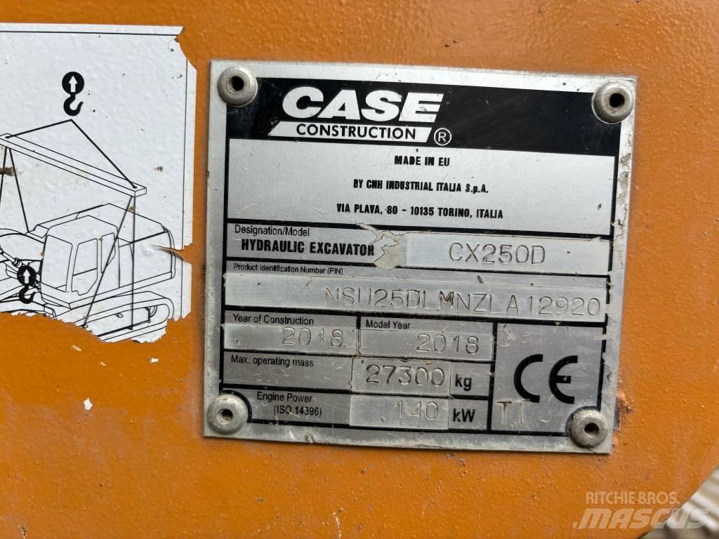CASE CX 250 D حفارات زحافة