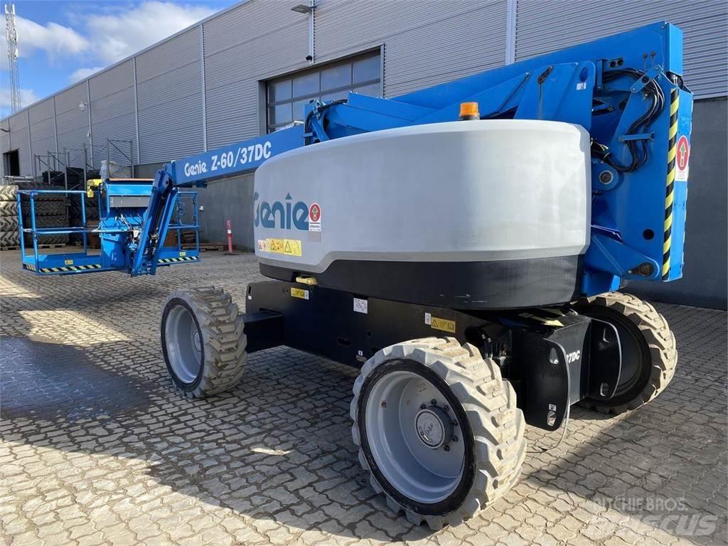 Genie Z60/37 DC رافعات سلة مفصلية
