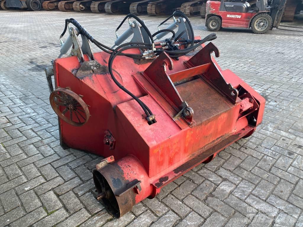 Kubota 520 دلاء