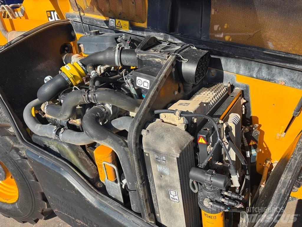 JCB 535-125 Hiviz مناولات متداخلة