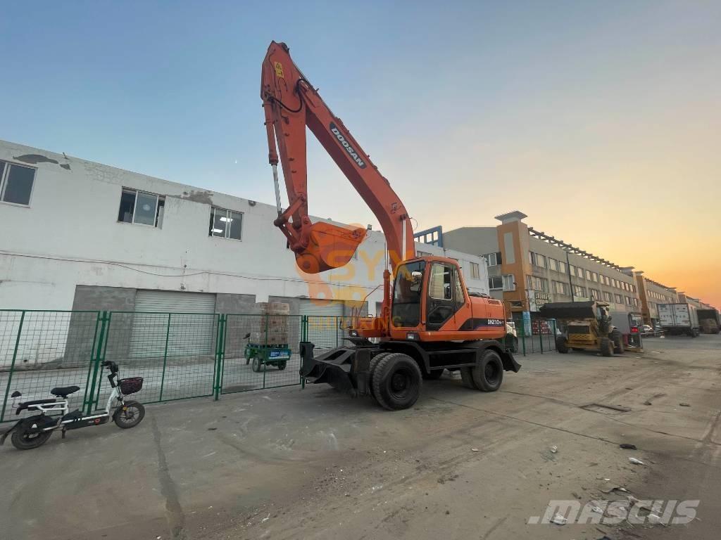 Doosan DH210W-7 حفارات بعجل