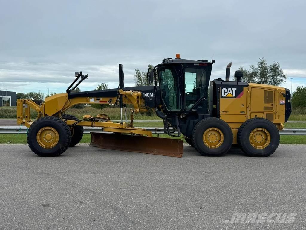 CAT 140M2 معدات تمهيد الطرق