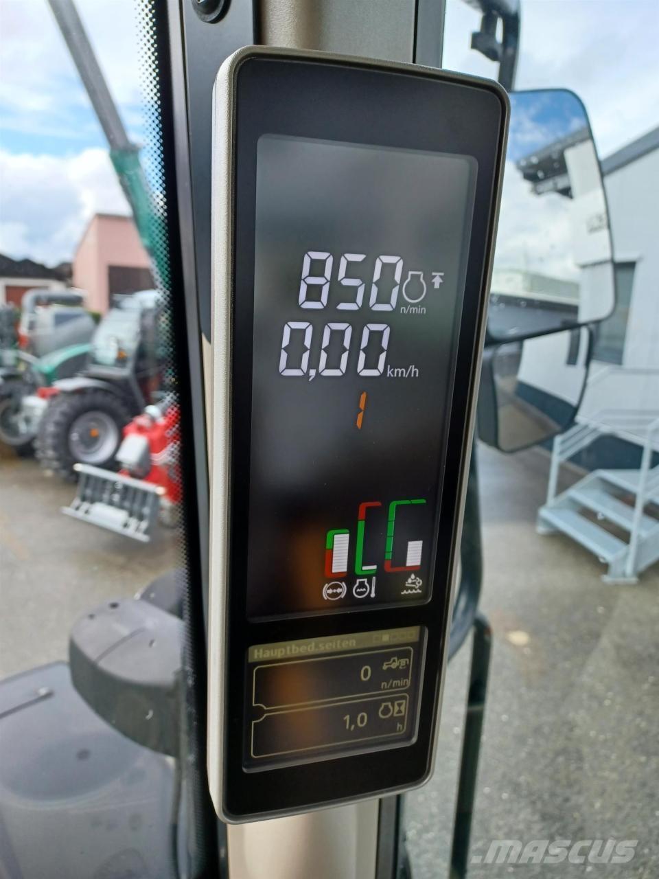 John Deere 6110M الجرارات