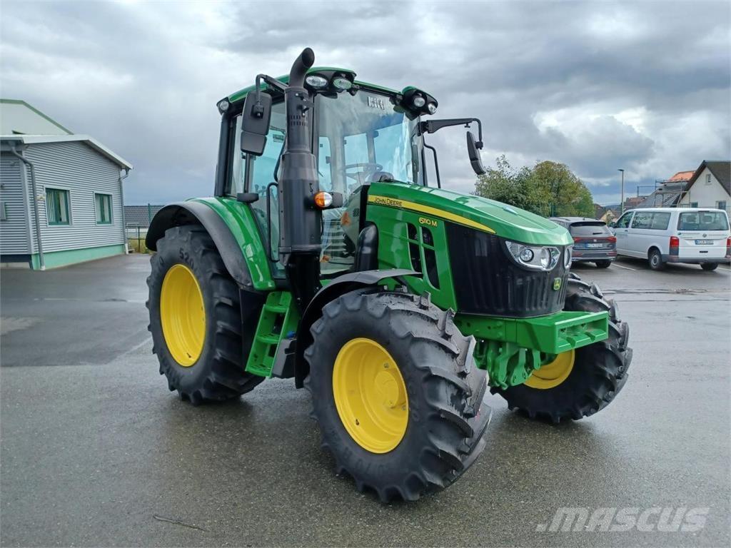 John Deere 6110M الجرارات