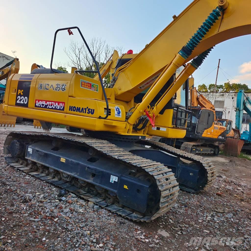 Komatsu PC 220 حفارات زحافة