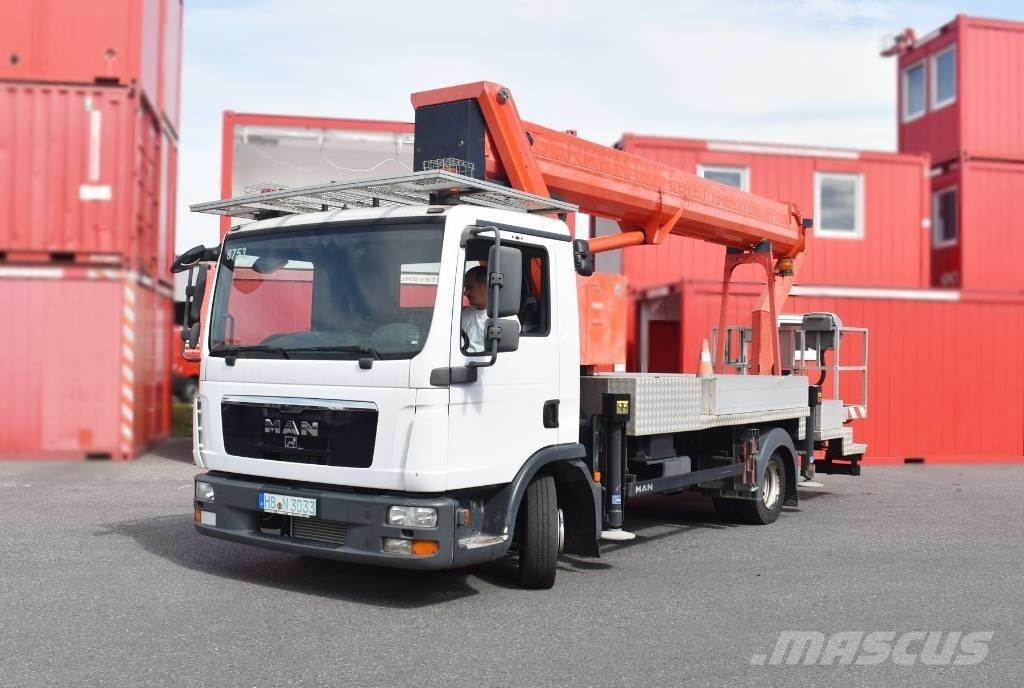 Ruthmann T 330 المنصات الهوائية المثبتة على شاحنة