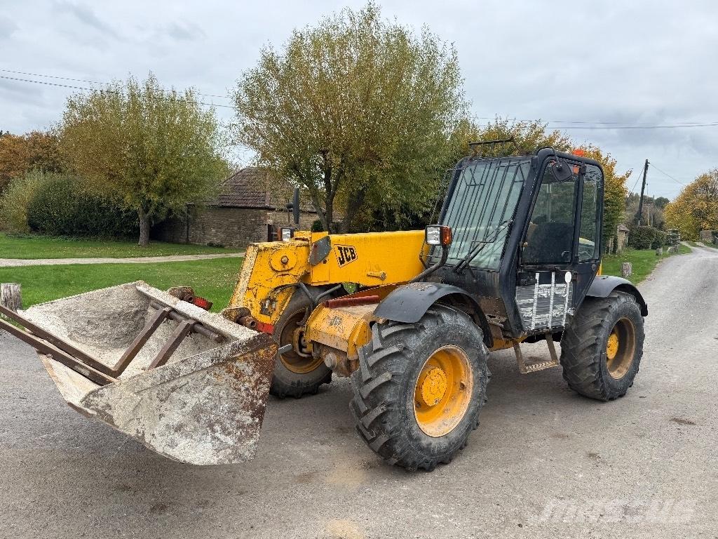 JCB 528-70 مناولات متداخلة