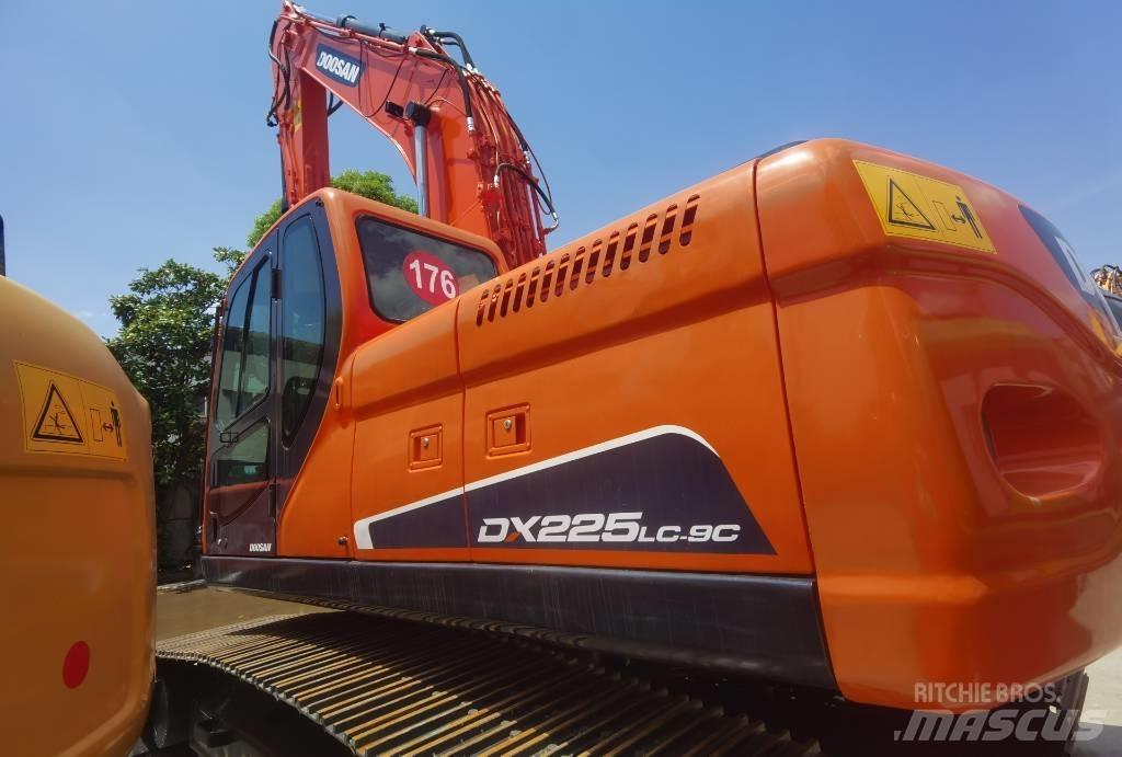 Doosan 225lc-9s حفارات زحافة