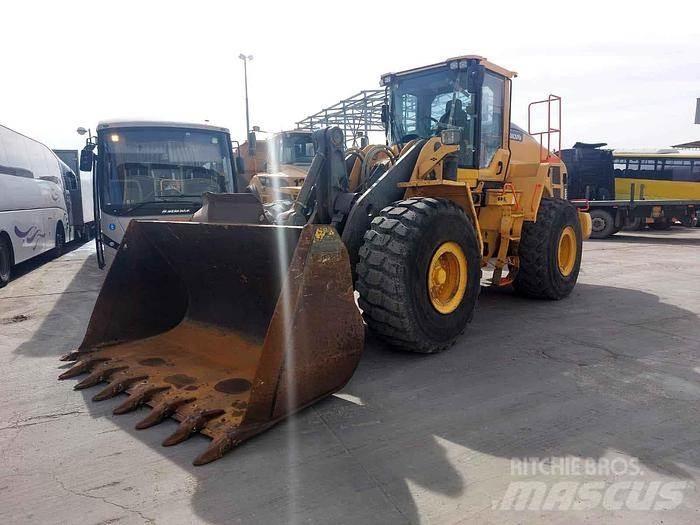 Volvo L150H رافعات أخرى