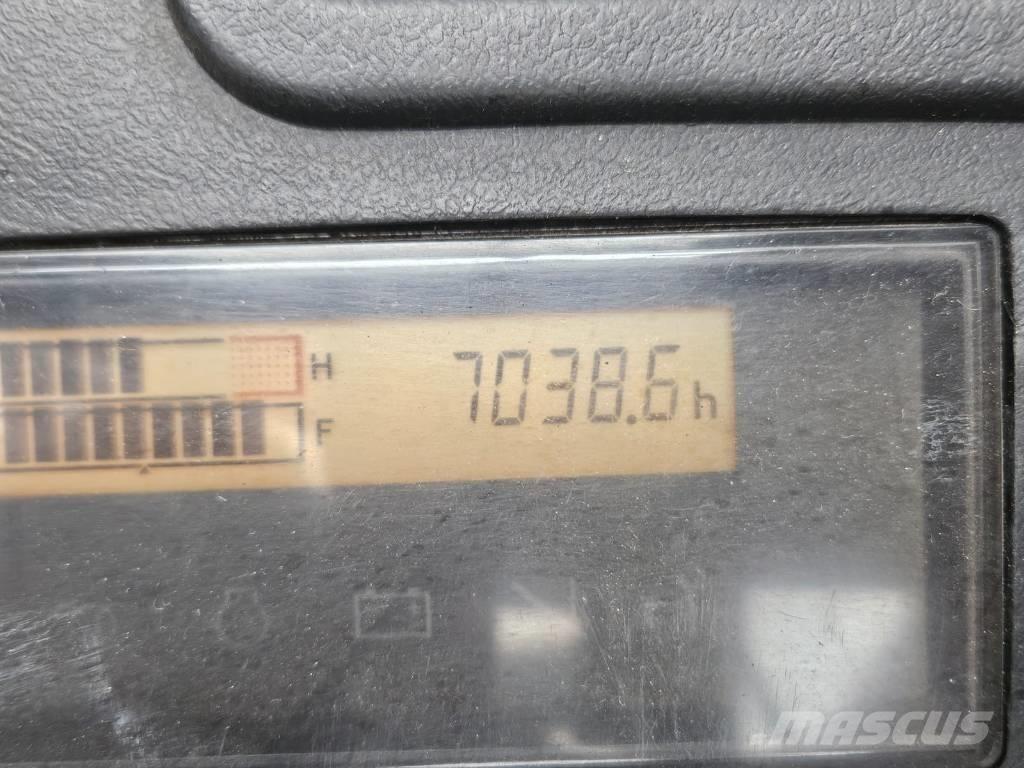 Toyota 02-8 FDF 25 شاحنات الديزل