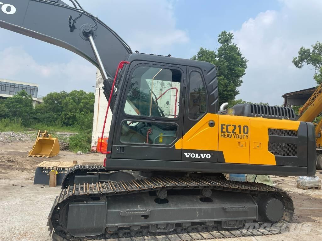 Volvo EC 210 حفارات وسط 7 طن - 12 طن