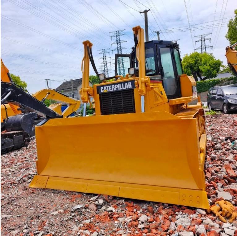 CAT D 6 G بلدوزرات مجنزرة