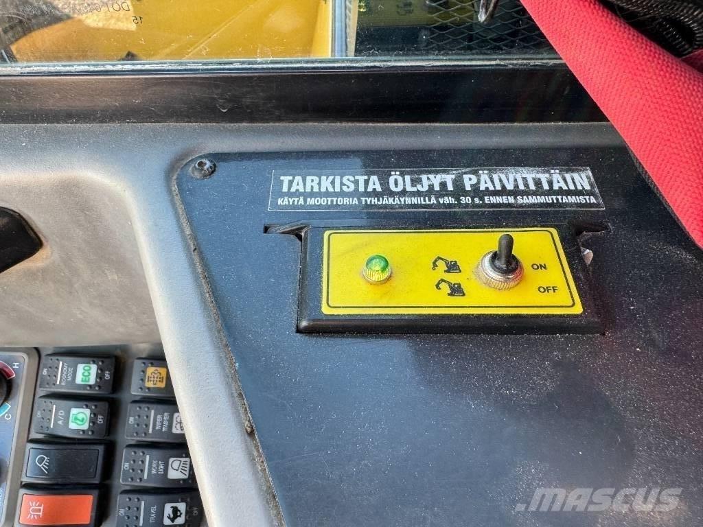 Yanmar Vio 80 حفارات زحافة