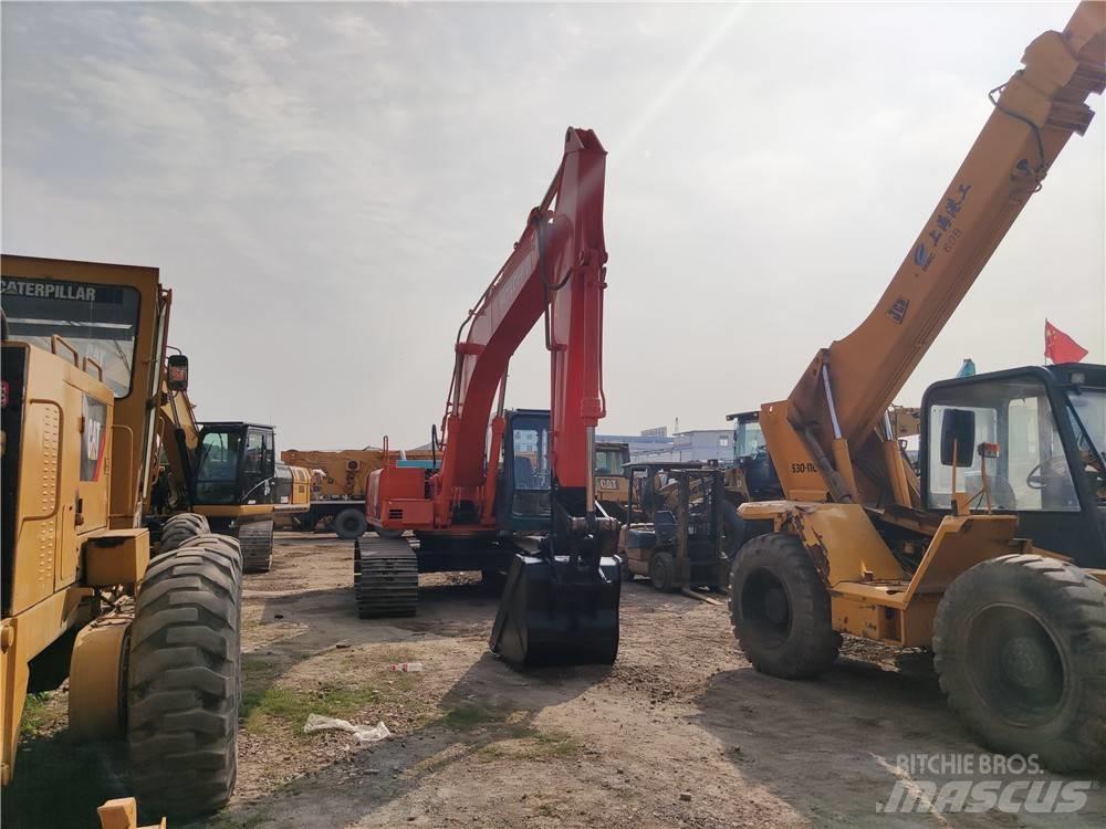 Hitachi EX 200 حفارات زحافة