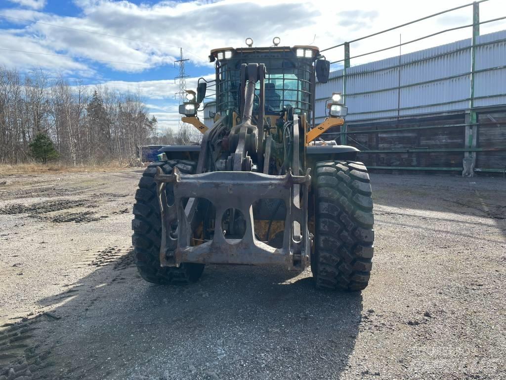 Volvo L 120 H لوادر بعجل
