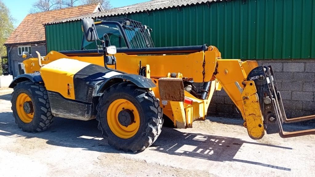 JCB 540-140 مناولات متداخلة