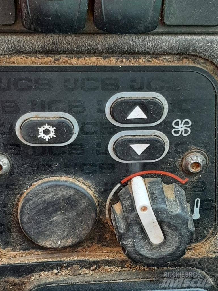 JCB 540-140 مناولات متداخلة