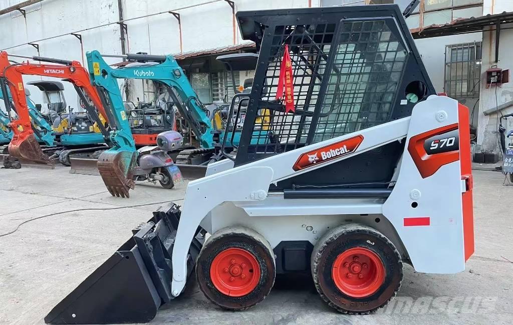 Bobcat S 70 لوادر انزلاقية التوجيه