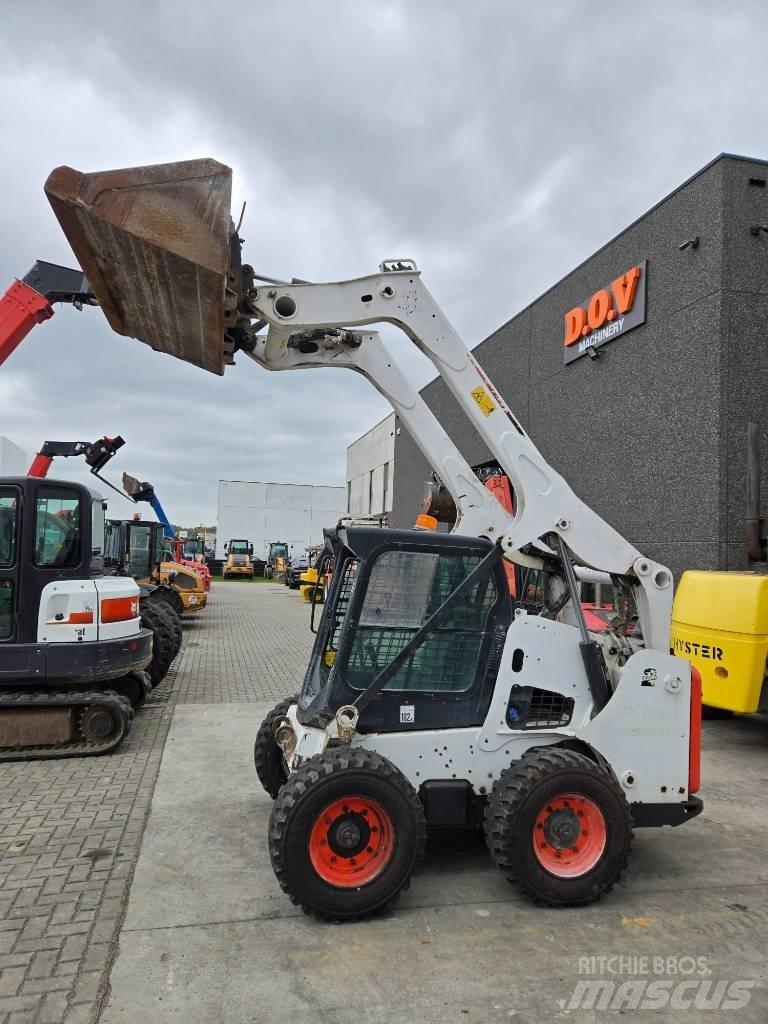 Bobcat S 770 لوادر انزلاقية التوجيه
