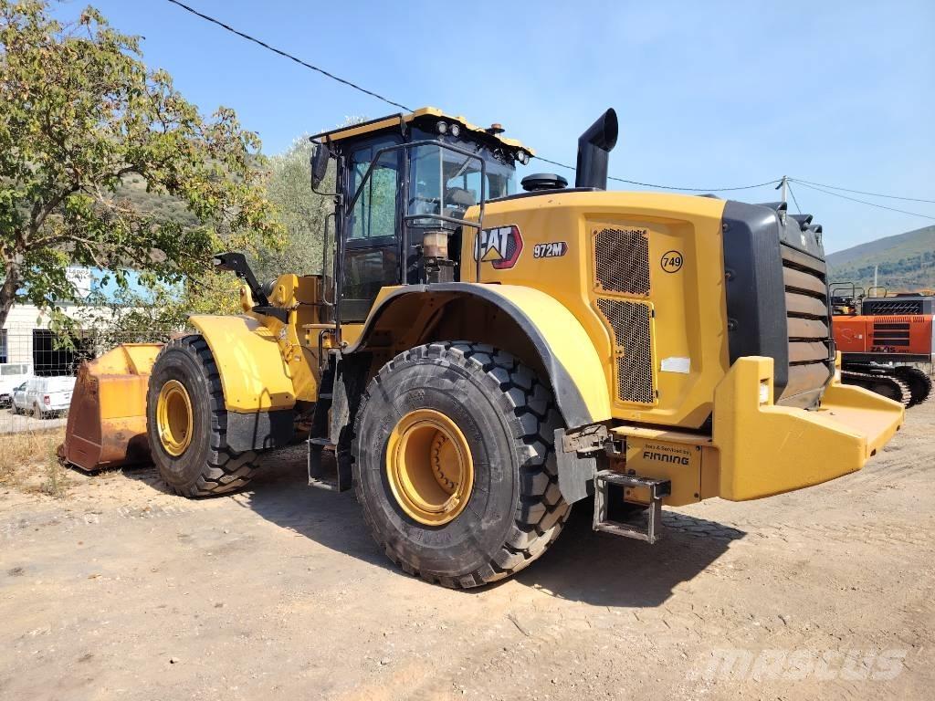 CAT 972 M لوادر بعجل