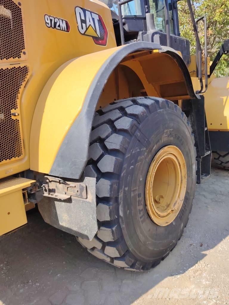 CAT 972 M NEW TYRES لوادر بعجل