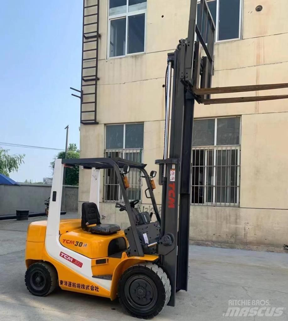 TCM FD 30 شاحنات الديزل