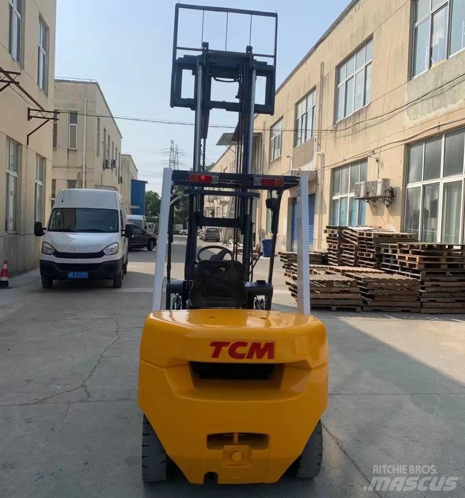 TCM FD 30 شاحنات الديزل