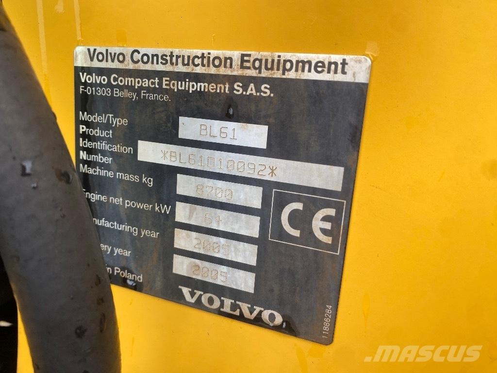 Volvo BL 61 لوادر ذات جرافات عكسية