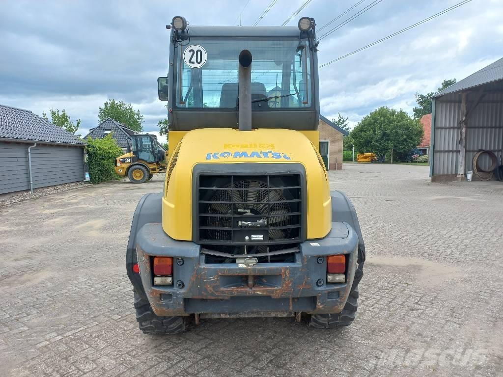 Komatsu WA 80-6 لوادر بعجل