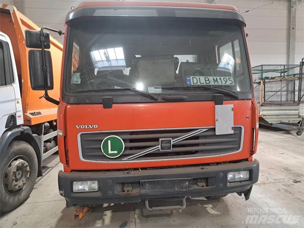 Volvo FL6 220 وحدات الجر