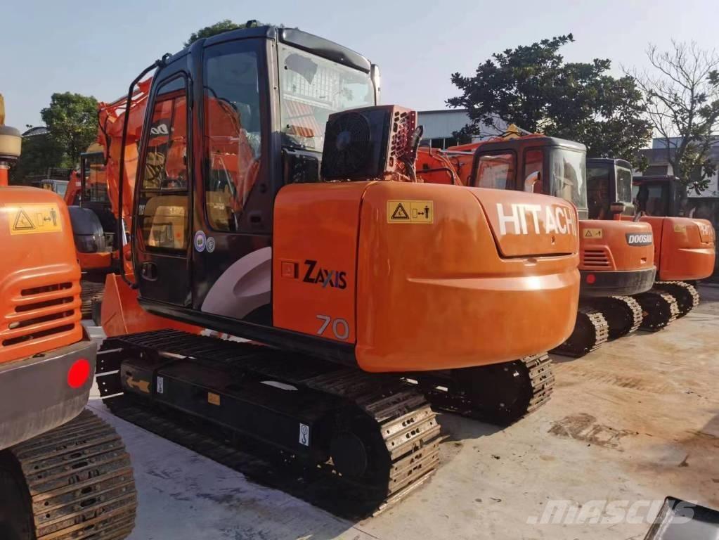 Hitachi ZX 70 حفارات وسط 7 طن - 12 طن