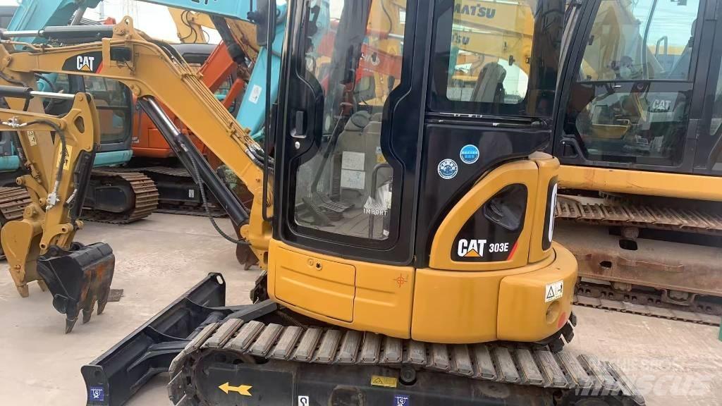CAT 303 حفارات زحافة