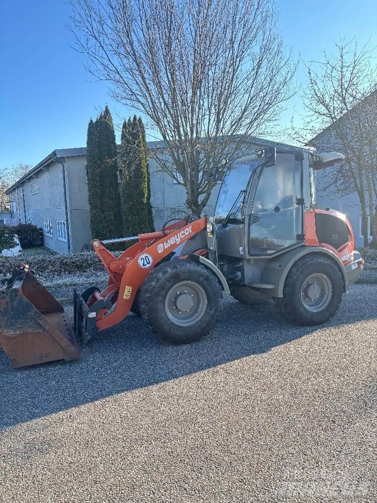 Weycor Atlas AR 400 لوادر بعجل
