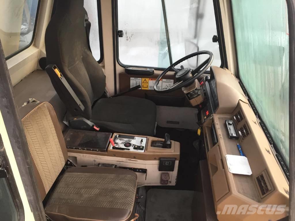 Komatsu HD 465-5 شاحنات المخلفات الصلبة