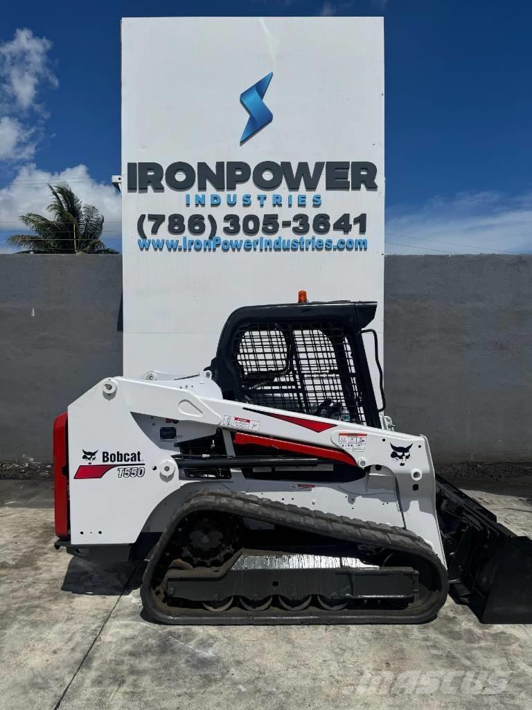 Bobcat T 550 لوادر انزلاقية التوجيه
