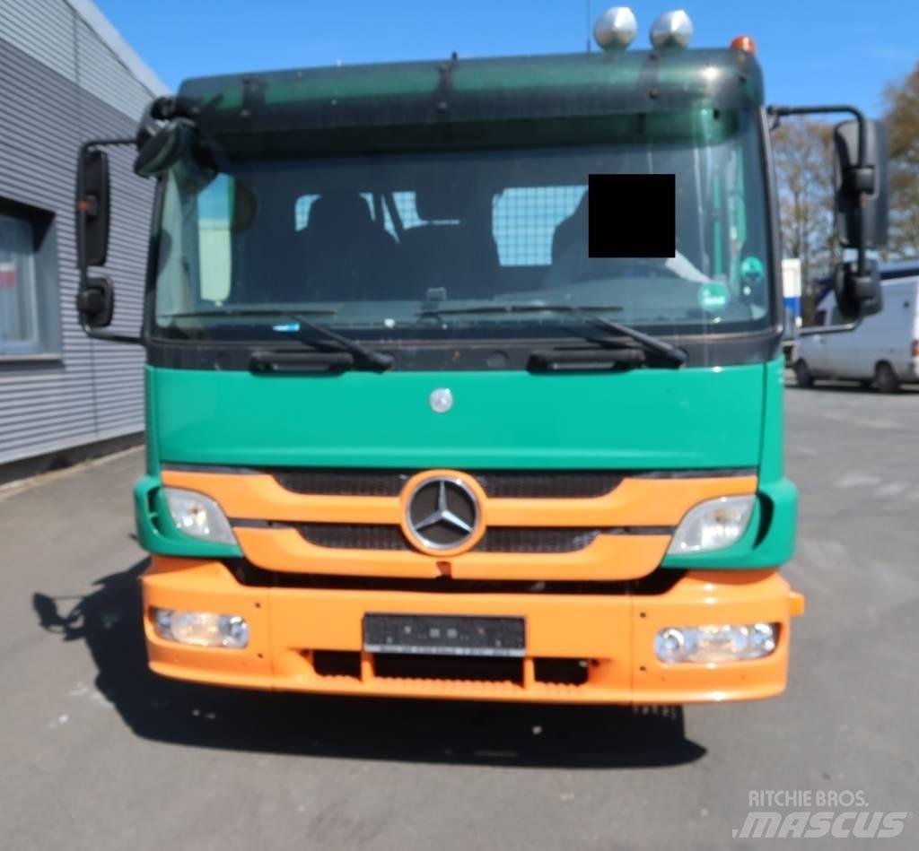 Mercedes-Benz 822 L شاحنات خفيفة/مفصلية الجوانب