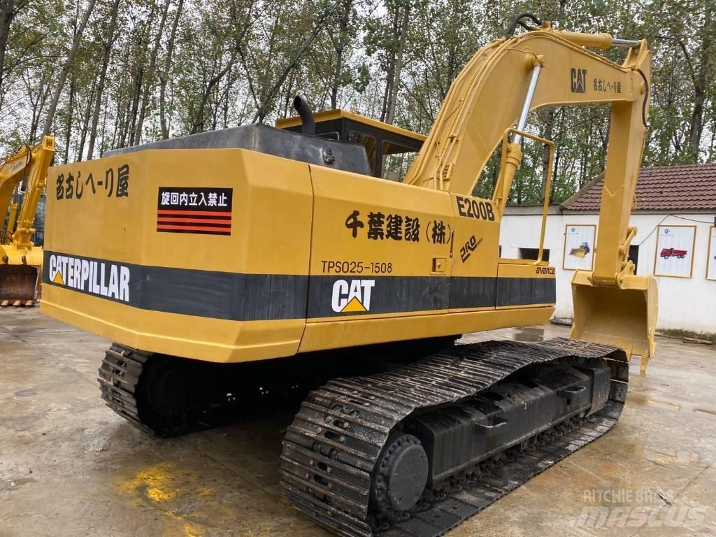 CAT E 200 B حفارات زحافة