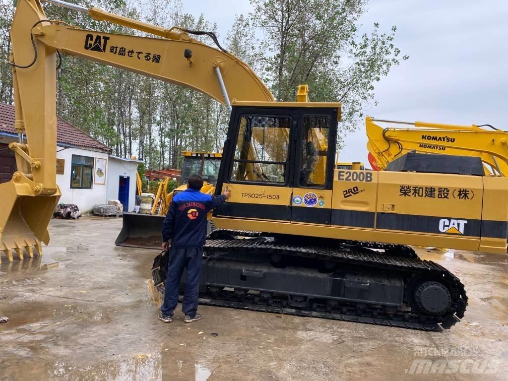 CAT E 200 B حفارات زحافة