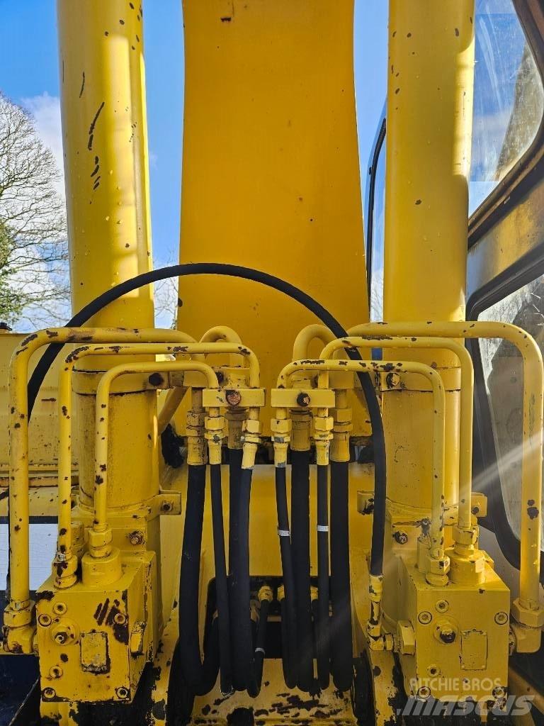 Kobelco SK 120 LC حفارات زحافة