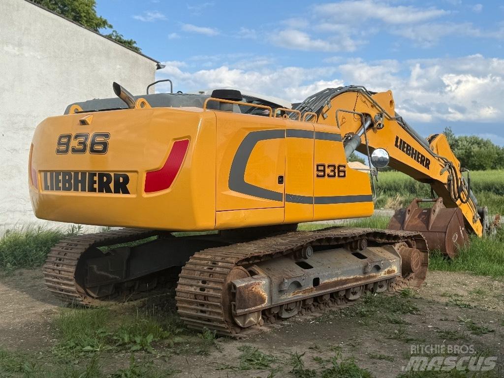 Liebherr R 936 LC حفارات زحافة