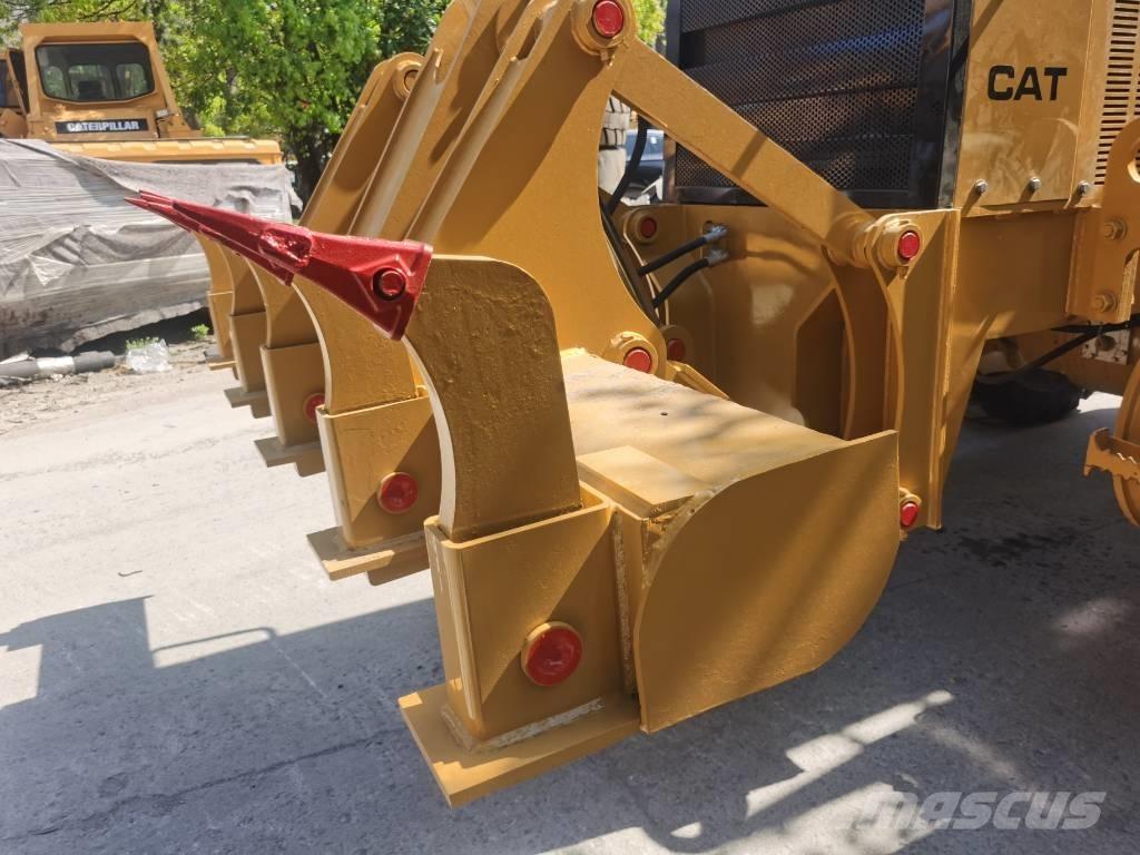CAT 140 H معدات تمهيد الطرق
