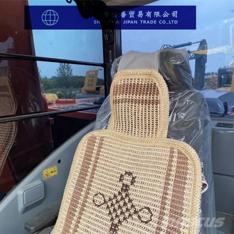 Hitachi ZX 210 حفارات زحافة