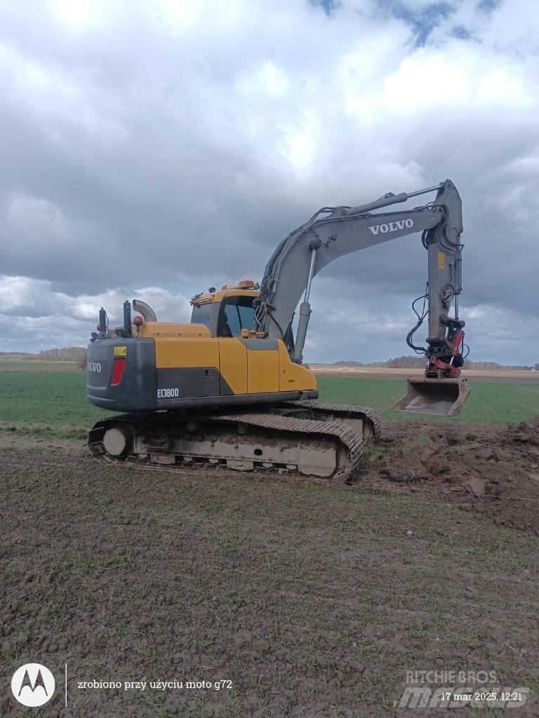 Volvo EC 180 D حفارات زحافة